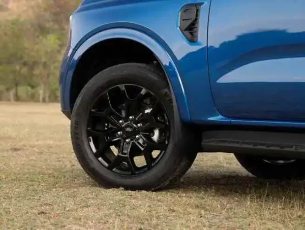 Ford Everest Sport - Hình ảnh 3